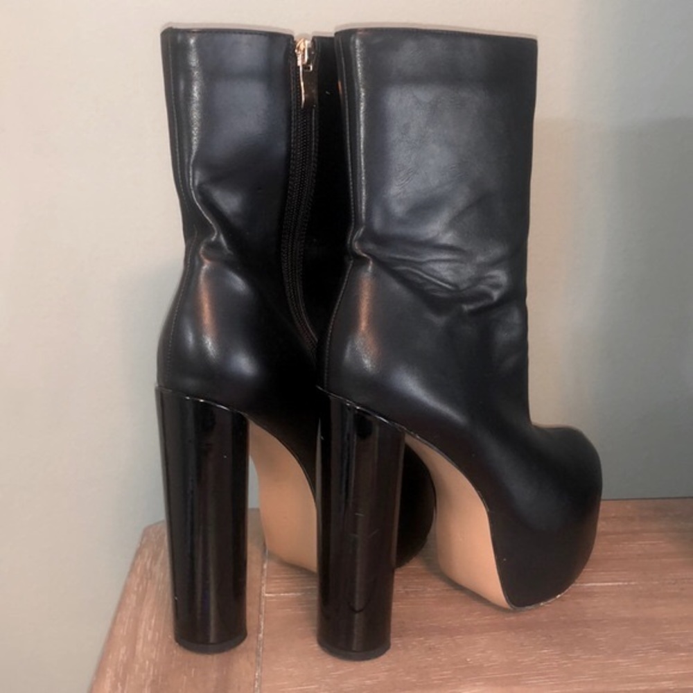 Holographic Chunky Platform Heel Boots La Moda